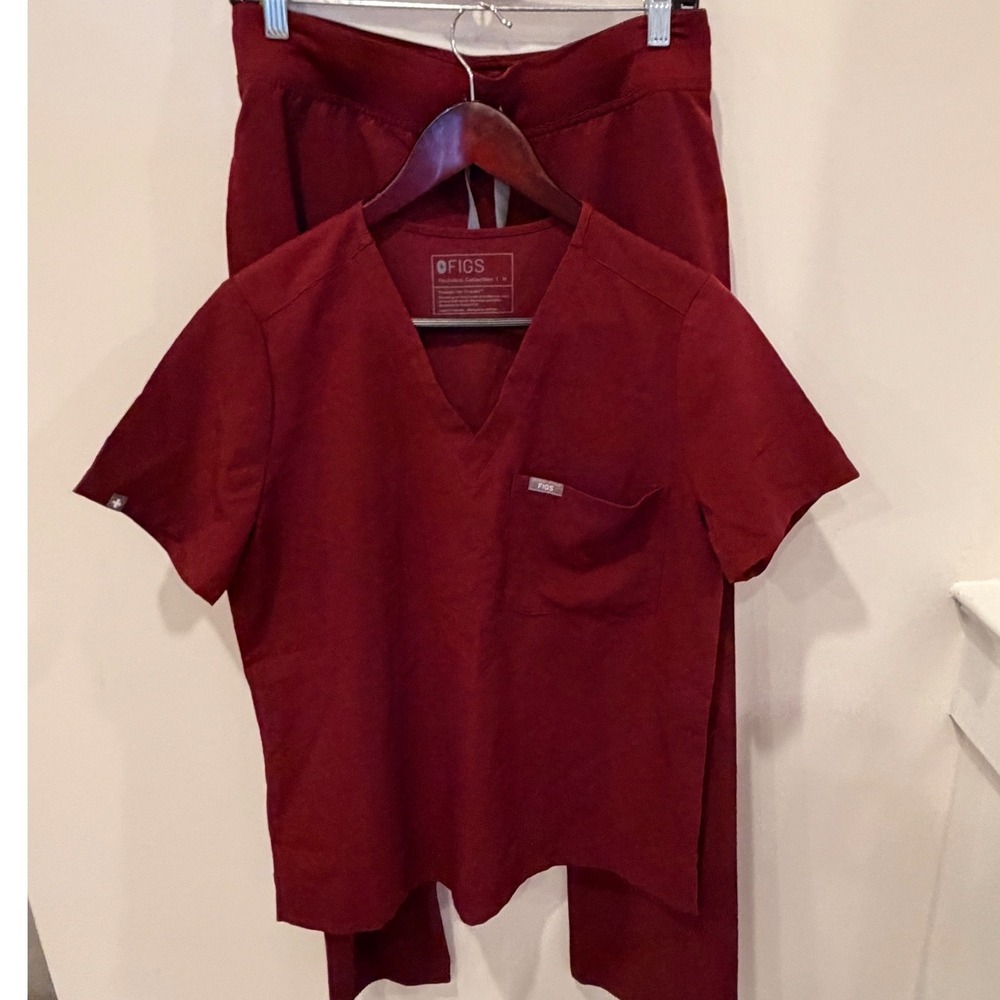 Figs Technical Collection Burgundy Scrub Set Top M Pants S FW1000 T21003